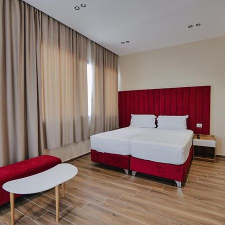 Armar Hotel Sarandë Esterno foto