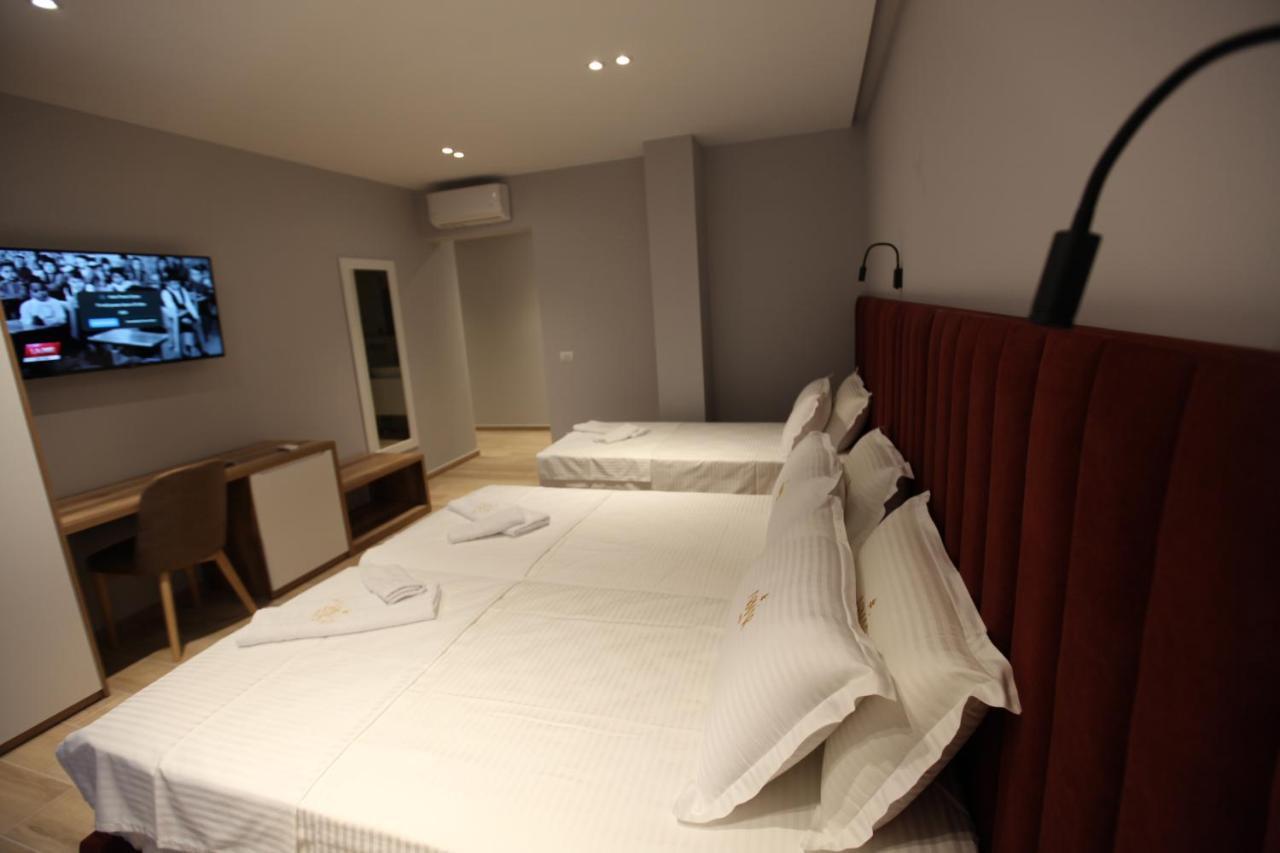 Armar Hotel Sarandë Esterno foto