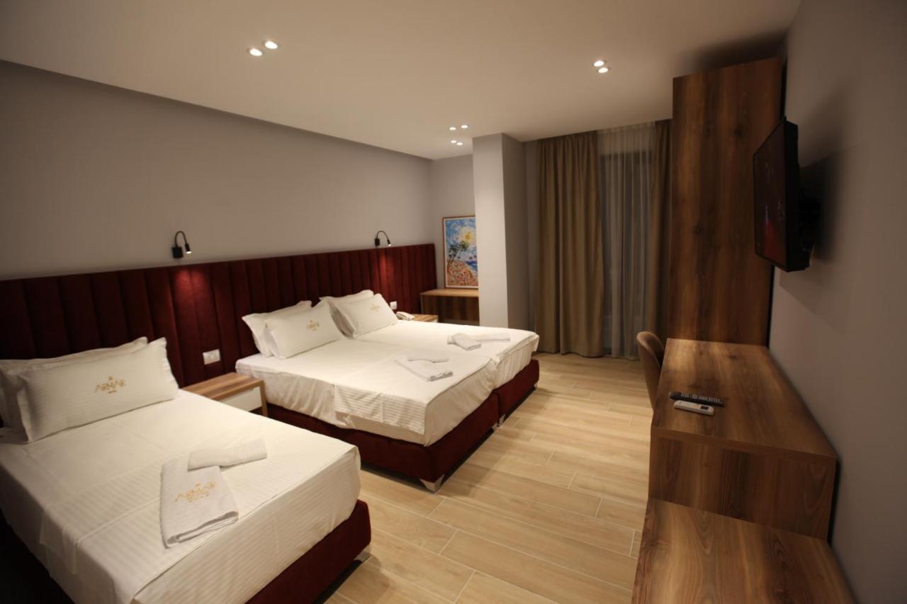 Armar Hotel Sarandë Esterno foto