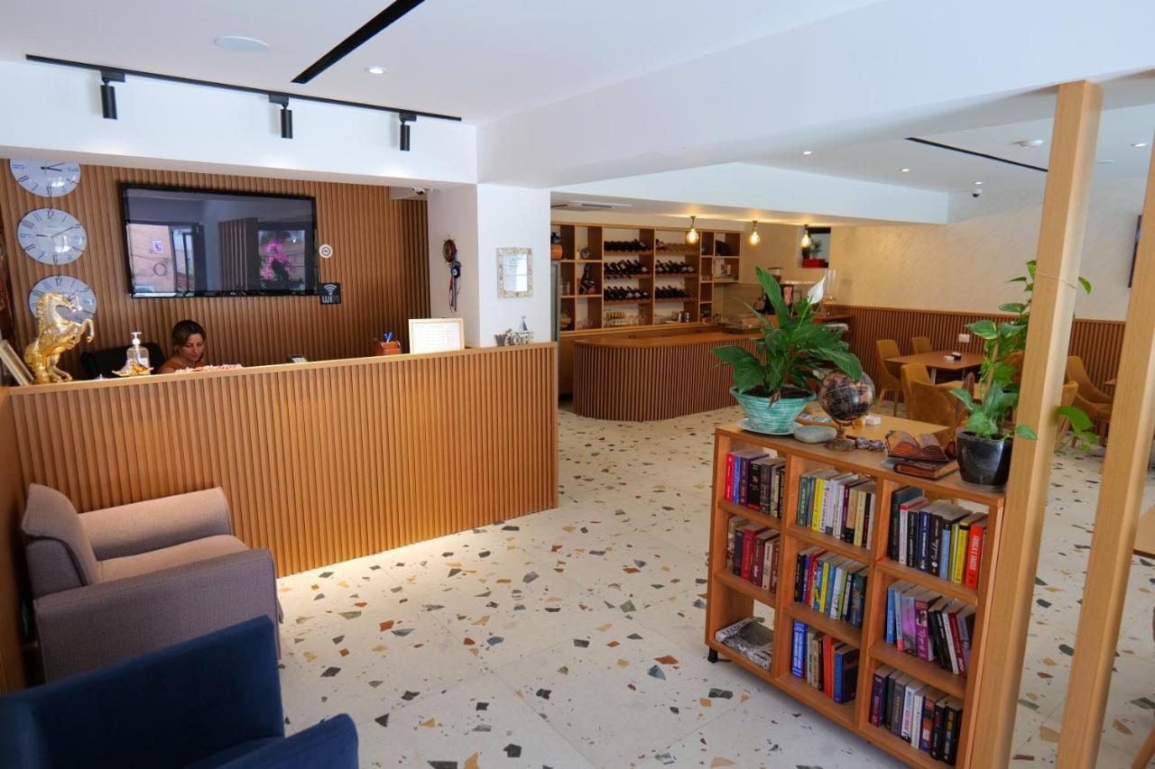 Armar Hotel Sarandë Esterno foto