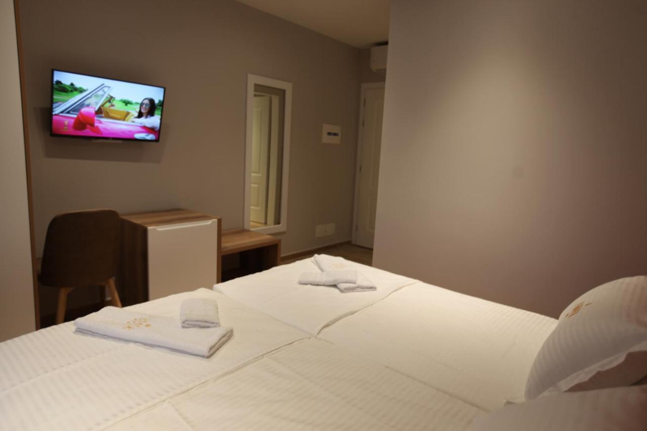 Armar Hotel Sarandë Esterno foto