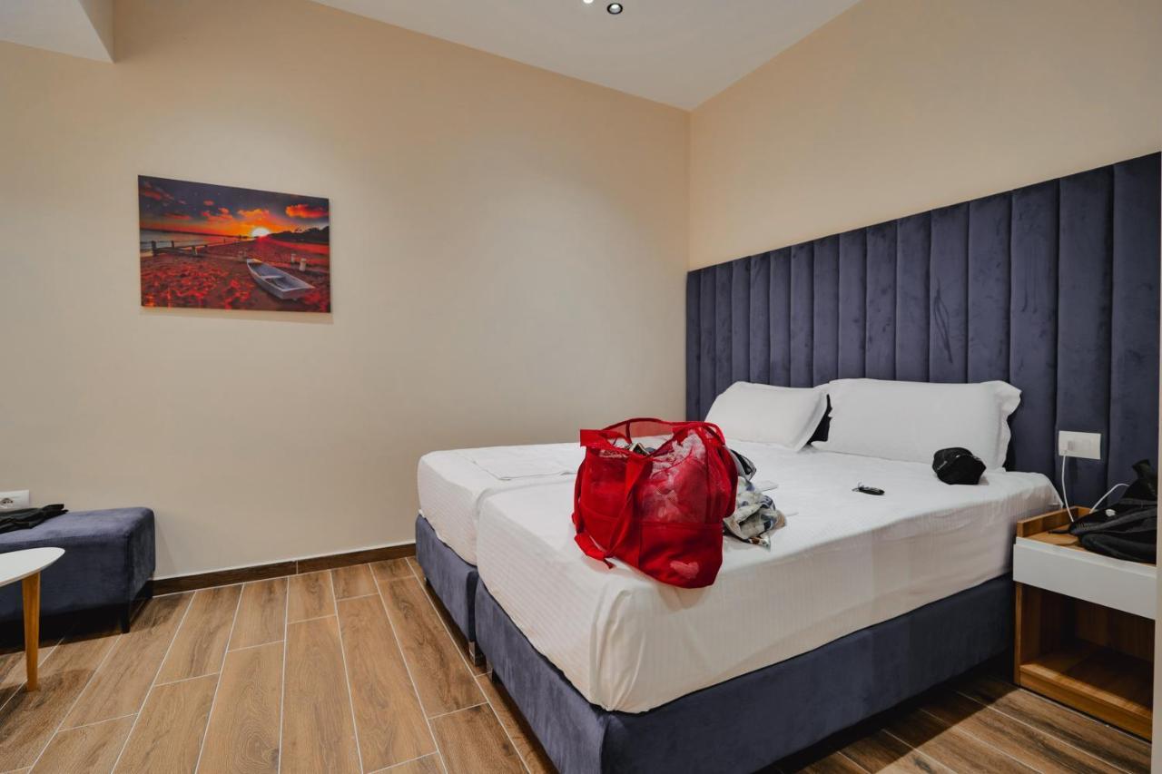 Armar Hotel Sarandë Esterno foto