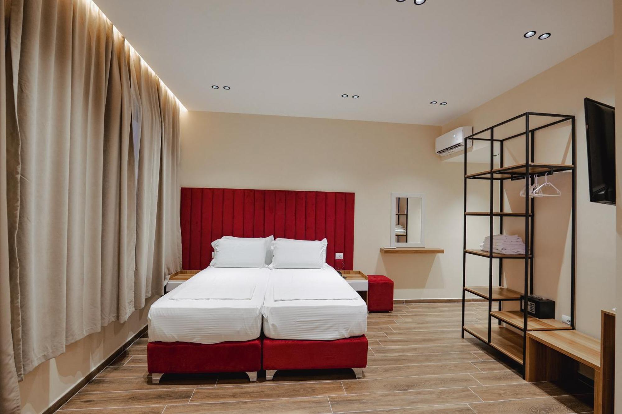 Armar Hotel Sarandë Esterno foto