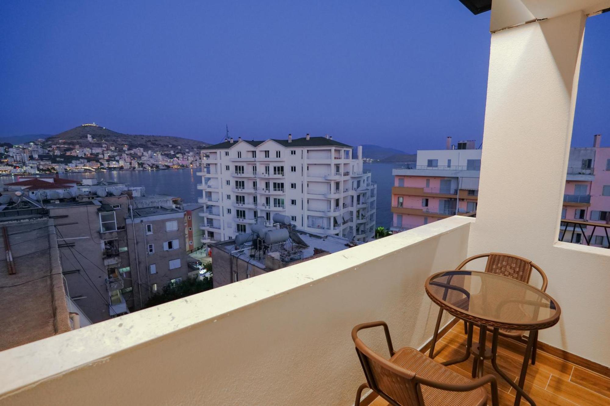 Armar Hotel Sarandë Esterno foto