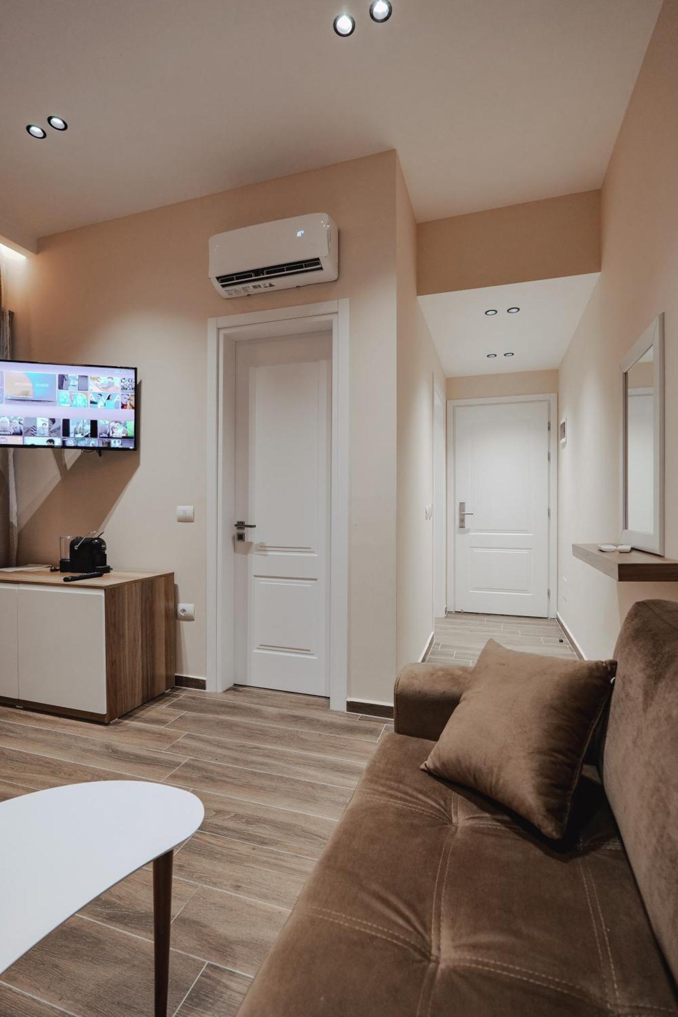 Armar Hotel Sarandë Esterno foto