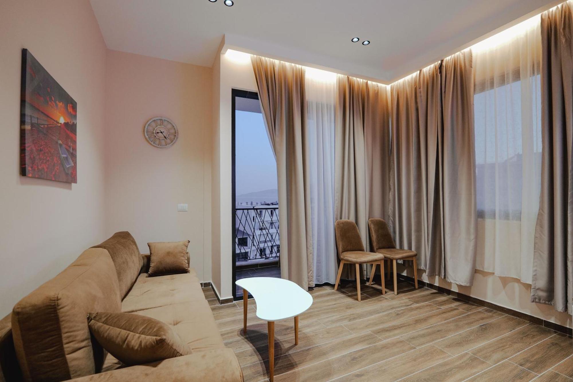 Armar Hotel Sarandë Esterno foto