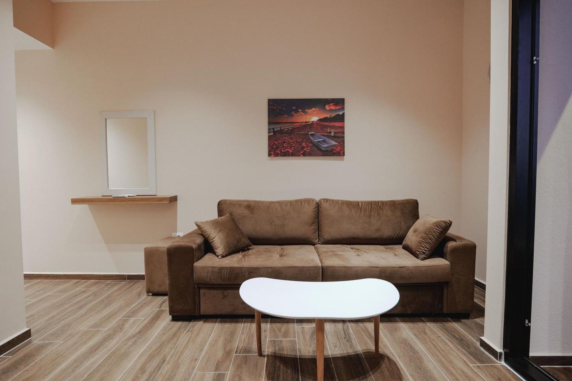 Armar Hotel Sarandë Esterno foto